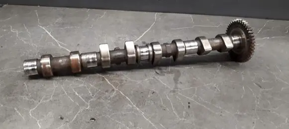 Mercedes-Benz E W124 Camshaft 6040511101