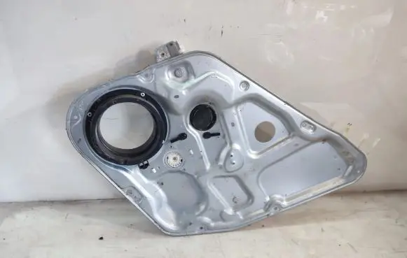 Hyundai Sonata Rear window lifting mechanism without motor 963323K000