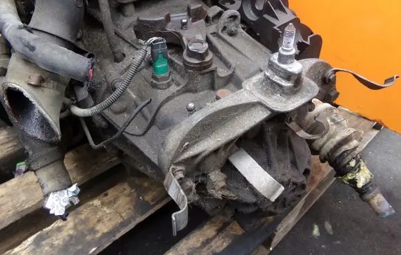 Renault Trafic III (X82) Manual 6 speed gearbox PF6040 21MB1