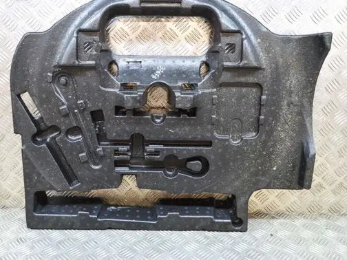 Mercedes-Benz GLE (W166 - C292) Other trunk/boot trim element A1668990600