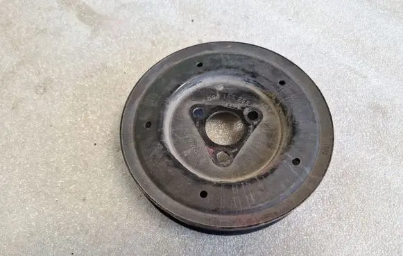 Audi 100 S4 C4 Power steering pump pulley 054145255