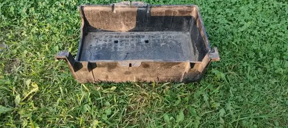 Ford Mondeo Mk III Battery box tray 