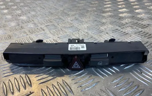 Opel Zafira B Hazard light switch 13100105 03758075 0320