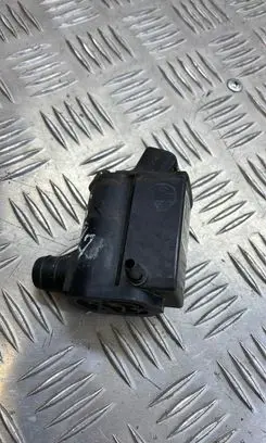 Hyundai Santa Fe Windscreen/windshield washer pump 985103E000