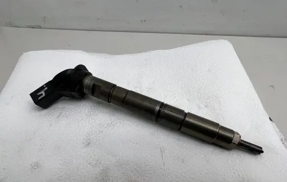 Audi A6 S6 C6 4F Fuel injector 059130277BD 0445115079 08040405097