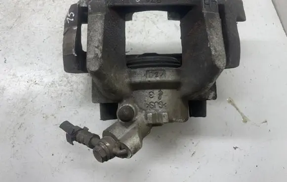 Peugeot 508 Front brake caliper 9804376280
