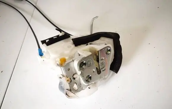 Subaru Legacy Front door lock 