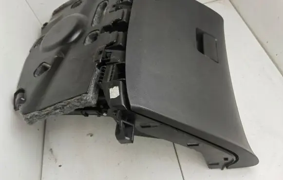 Opel Astra J Glove box 13262607