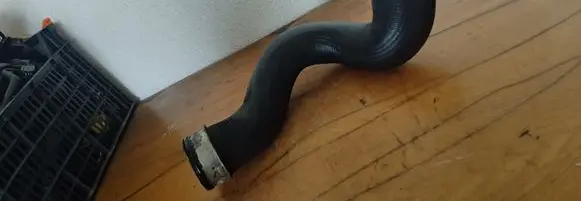 Mercedes-Benz C W203 Intercooler hose/pipe A2035283382