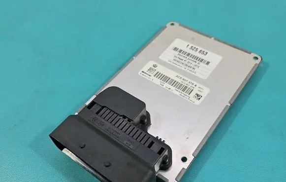 Volkswagen PASSAT B7 Central body control module 3C0907376A IMPRK1525653