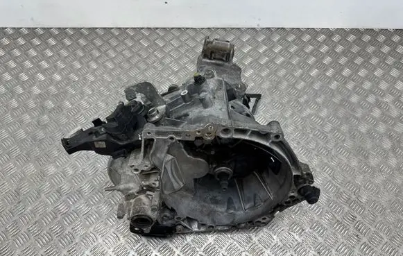 Opel Combo E Manual 6 speed gearbox 9811243810