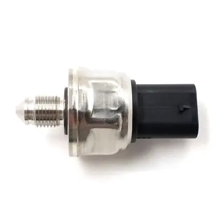 Audi A3 S3 8V Fuel pressure sensor 06L906054E