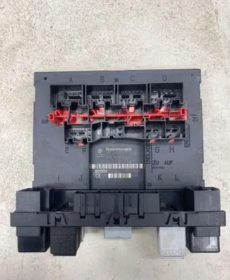 Volkswagen Golf V BSM Control unit 3C8937049D