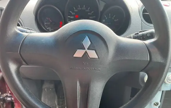 Mitsubishi Colt Steering wheel airbag 