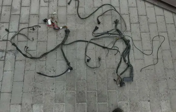 Volkswagen Jetta II Engine installation wiring loom