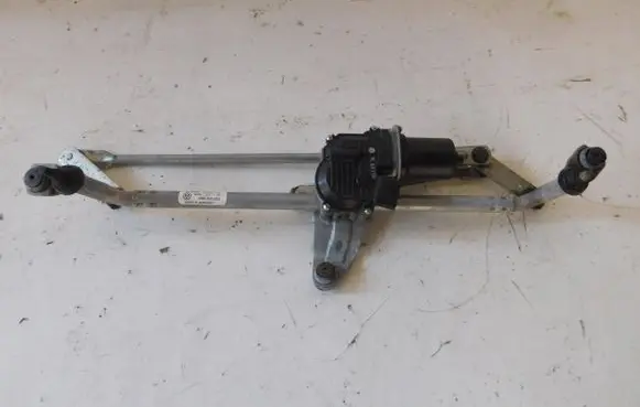 Volkswagen Tiguan Front wiper linkage and motor