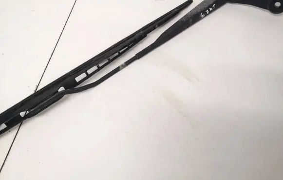 Nissan Primera Front wiper blade arm 