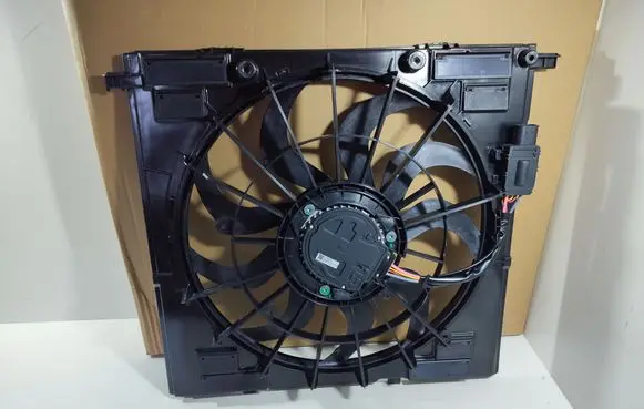 BMW X3 G01 Radiator cooling fan shroud 17428487636 8487636