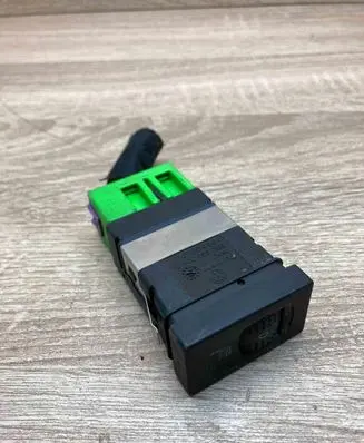 Volkswagen PASSAT B5.5 Seat heating switch 3B0963564C WITHPLUG