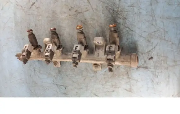 Hyundai Getz Fuel injector supply line/pipe