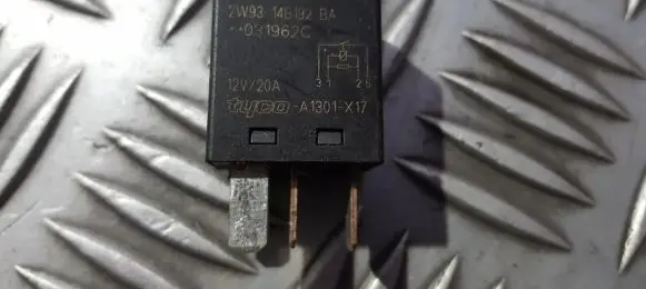 Ford Mondeo Mk III Other relay 2w9314b192ba a1301-x17