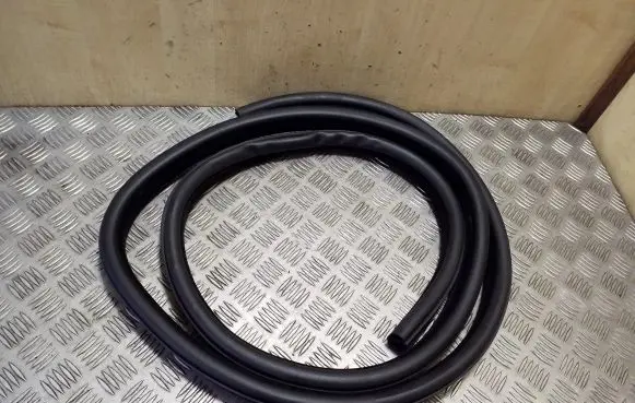 Land Rover Range Rover Sport L494 Rear door rubber seal (on body) DK6220708AD DK62253A10AC