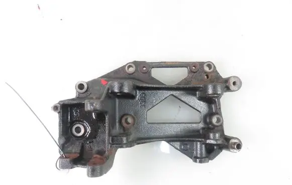 Peugeot 407 Generator/alternator bracket 