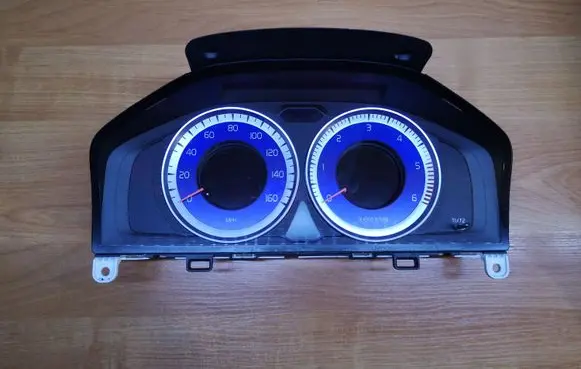 Volvo V60 Speedometer (instrument cluster) 31343497AA