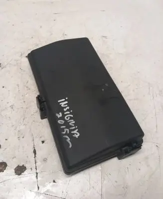 Opel Insignia A Fuse box cover 13222784