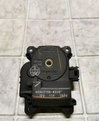 Toyota RAV 4 (XA20) Air flap motor/actuator AE0637008320