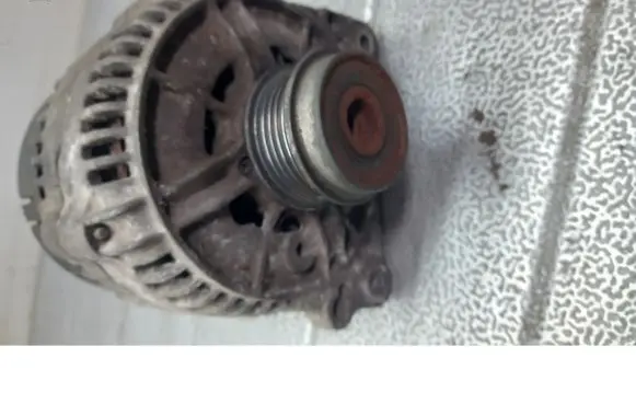 Audi A4 S4 B5 8D Generator/alternator