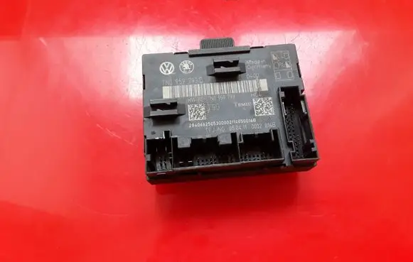 Skoda Yeti (5L) Door control unit/module 7N0959793D 7N0959793 0002014B