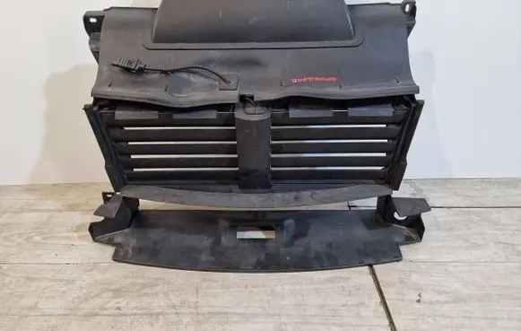 Maserati Quattroporte Intercooler air guide/duct channel 670087430