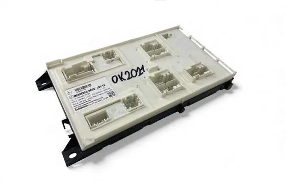 Mercedes-Benz A W176 Fuse module A1569007702