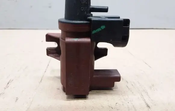 Ford Mondeo MK IV Turbo solenoid valve 6G9Q9E882CA
