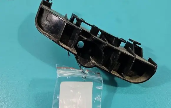 Lexus CT 200H Rear bumper mounting bracket 52563-76010 IMPRK1524087