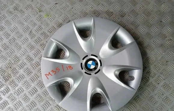 BMW 3 E90 E91 R16 wheel hub/cap/trim 6777787