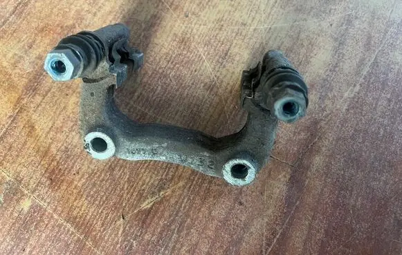 Citroen C3 Picasso Brake caliper pad carrier rear 