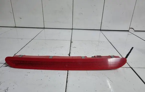 Volkswagen PASSAT B6 Third/center stoplight 1K6945097B