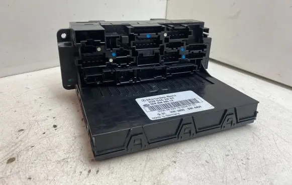 Mercedes-Benz CLK AMG A209 C209 Fuse module A2095452801