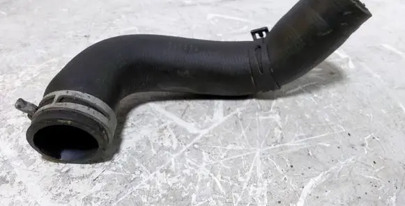 Mercedes-Benz CLA C117 X117 W117 Engine coolant pipe/hose