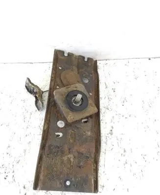 Jeep Grand Cherokee (WK) Spare wheel mounting bracket 