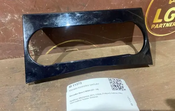 Mercedes-Benz C W204 Climate control/heater control trim A2046800390