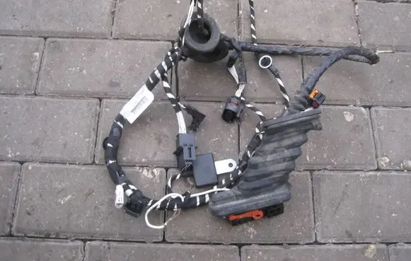 Volkswagen Amarok Front door wiring loom 2H5970128T