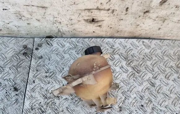 Coolant expansion tank/reservoir