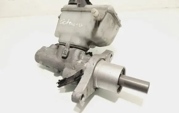 Skoda Octavia Mk2 (1Z) Master brake cylinder 1K1611301d