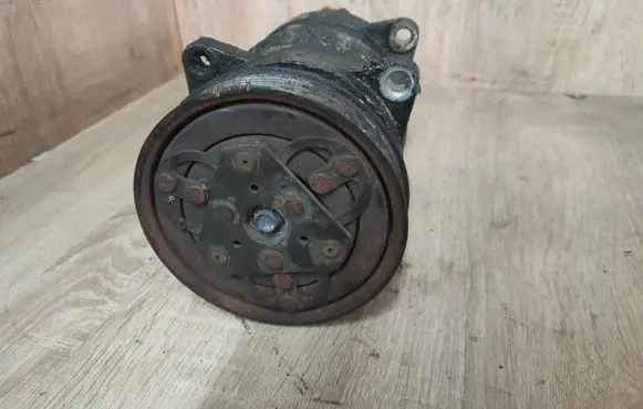Volvo S40, V40 Air conditioning (A/C) compressor (pump)