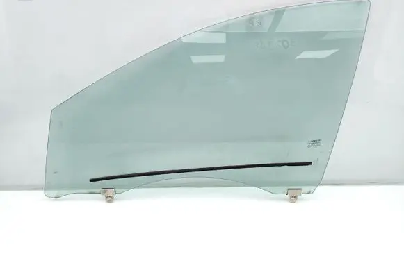 Renault Megane III Front door window glass four-door E943R000479 DOT211M86AS2