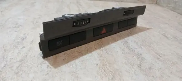 Audi A6 S6 C6 4F Hazard light switch 