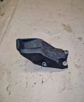 Audi A6 S6 C5 4B Engine mounting bracket 8D0199307L